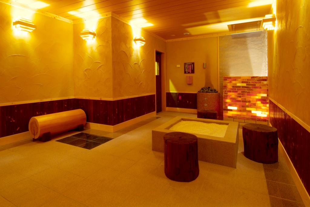 Route Inn Grantia Fukuoka Miyawaka - Wakita Onsen Экстерьер фото