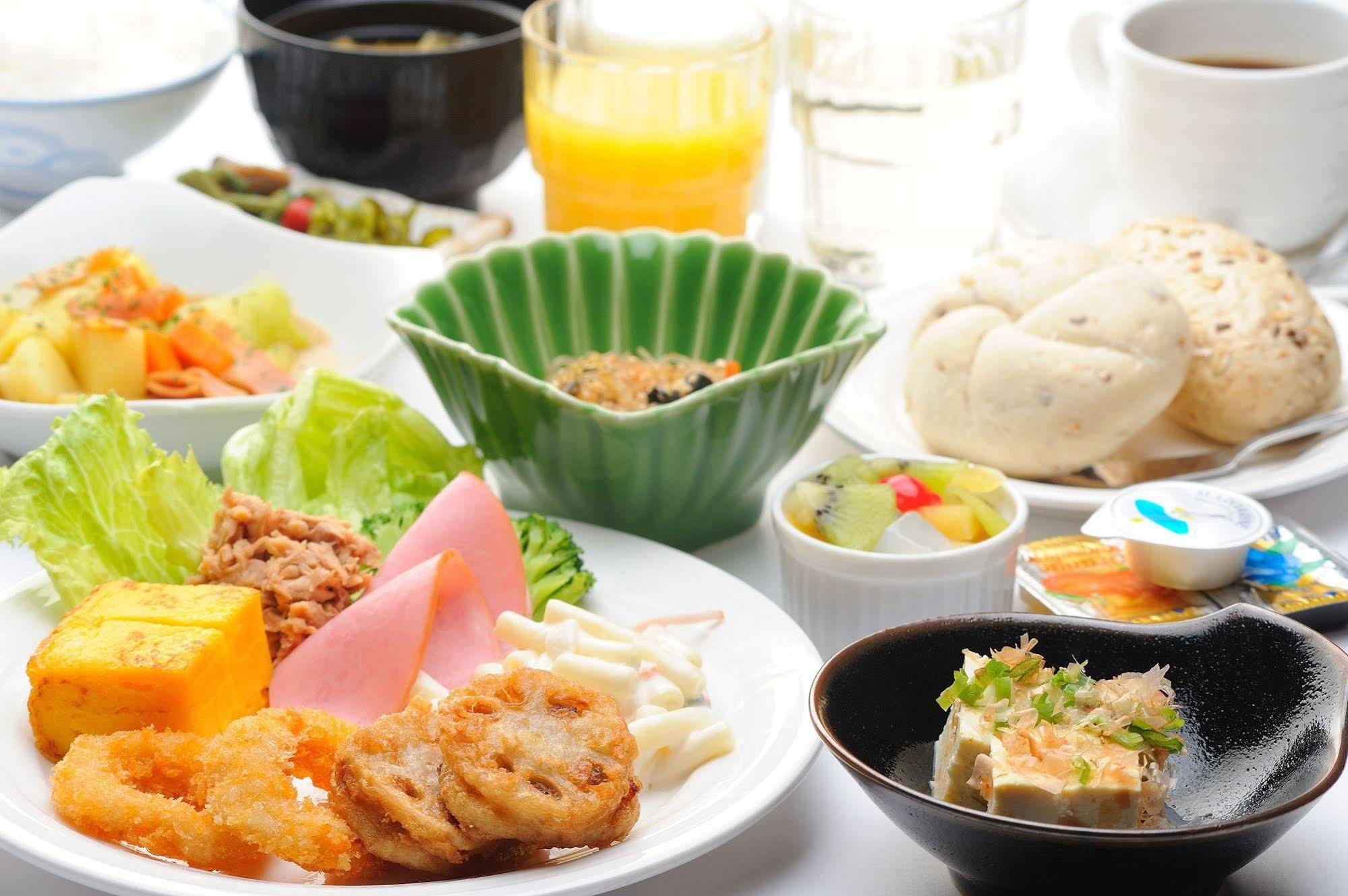 Route Inn Grantia Fukuoka Miyawaka - Wakita Onsen Экстерьер фото